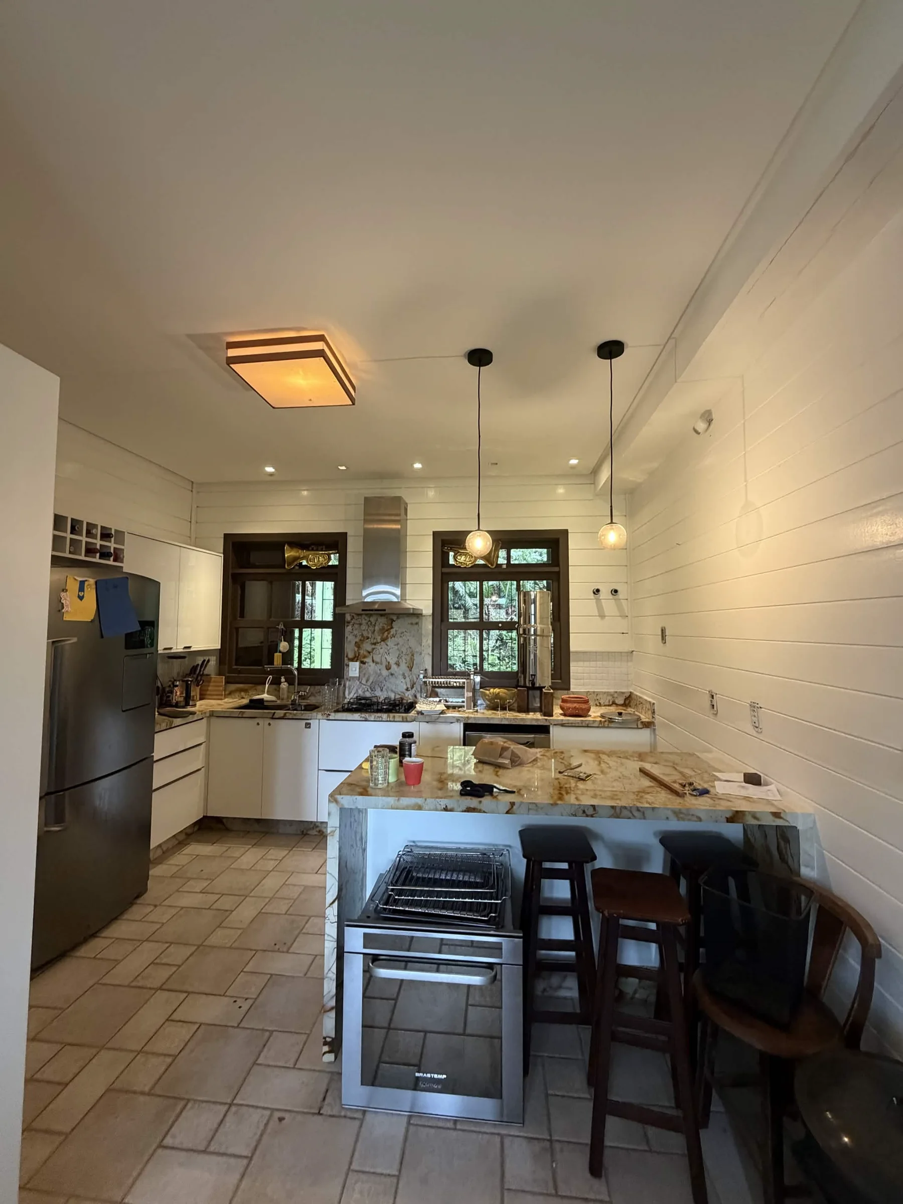 Cozinha da Casa Canto da Lagoa antes da transformação.